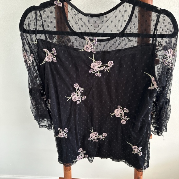 Embroidered Floral Blouse - Picture 6 of 6